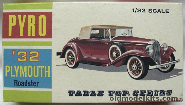 Pyro 1/32 1932 Plymouth PB Sport Roadster, H72-89 plastic model kit